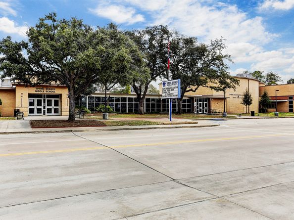 1510 Longacre Drive, Houston TX 77055