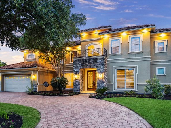 2050 DIAMOND SPRINGS Drive, Houston TX 77077