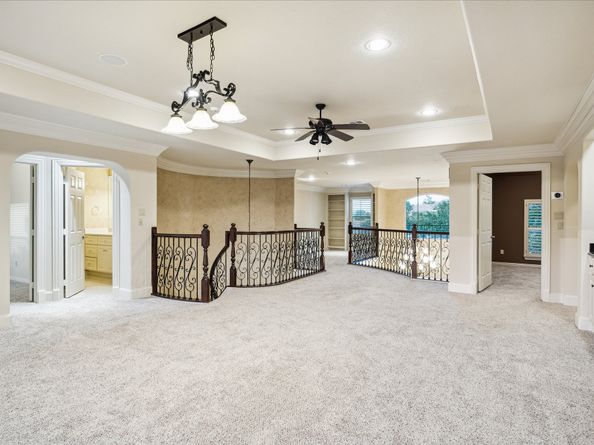 2050 DIAMOND SPRINGS Drive, Houston TX 77077