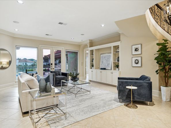 2050 DIAMOND SPRINGS Drive, Houston TX 77077