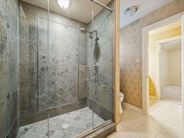 2050 DIAMOND SPRINGS Drive, Houston TX 77077