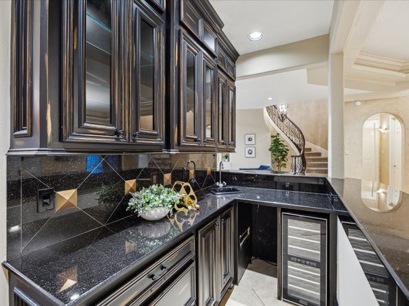 2050 DIAMOND SPRINGS Drive, Houston TX 77077