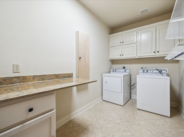 2050 DIAMOND SPRINGS Drive, Houston TX 77077