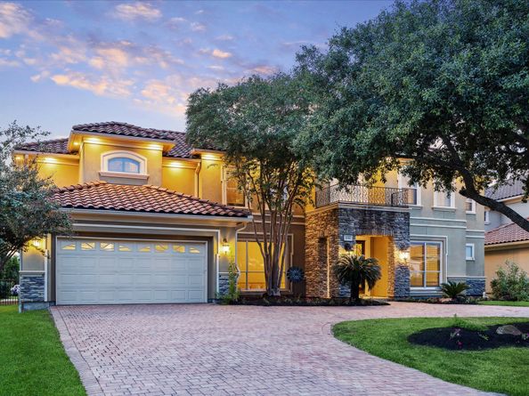 2050 DIAMOND SPRINGS Drive, Houston TX 77077