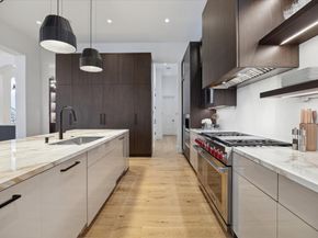 7 Lana Lane, Houston TX 77027