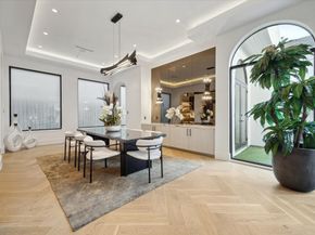 7 Lana Lane, Houston TX 77027