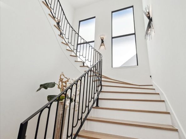 7 Lana Lane, Houston TX 77027