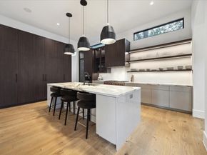 7 Lana Lane, Houston TX 77027