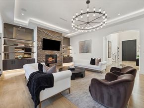 7 Lana Lane, Houston TX 77027
