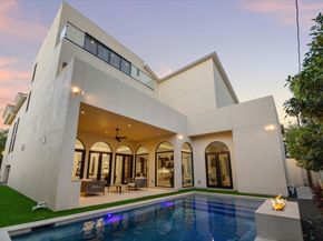 7 Lana Lane, Houston TX 77027
