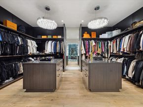 7 Lana Lane, Houston TX 77027