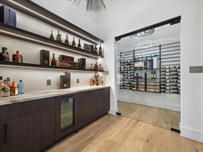 7 Lana Lane, Houston TX 77027