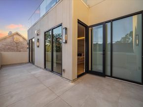7 Lana Lane, Houston TX 77027