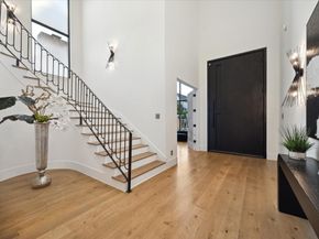 7 Lana Lane, Houston TX 77027