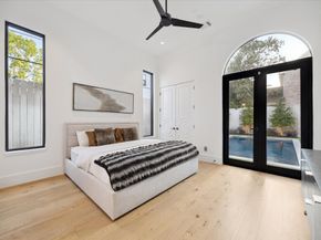 7 Lana Lane, Houston TX 77027