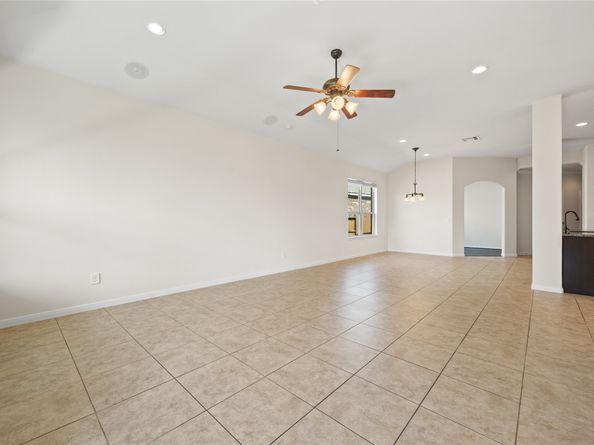 16627 Lake Aquilla Lane, Houston TX 77044