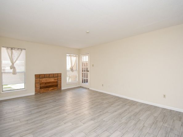 10202 Forum Park Drive 15, Houston TX 77036