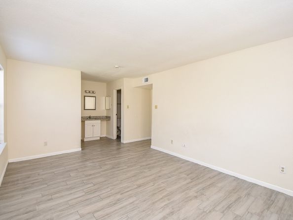 10202 Forum Park Drive 15, Houston TX 77036