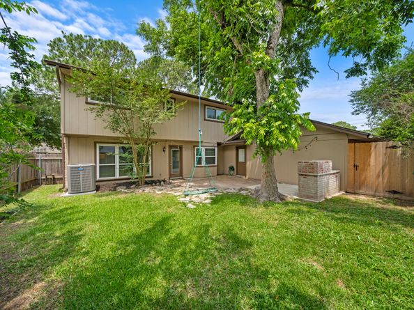 2830 Bernadette Lane, Houston TX 77043