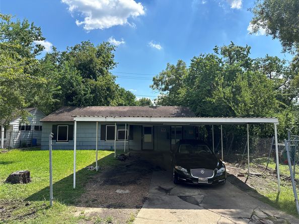 5330 Willow Glen Drive, Houston TX 77033