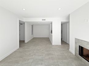 2829 Timmons Lane 209, Houston TX 77027