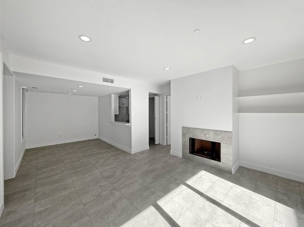 2829 Timmons Lane 209, Houston TX 77027