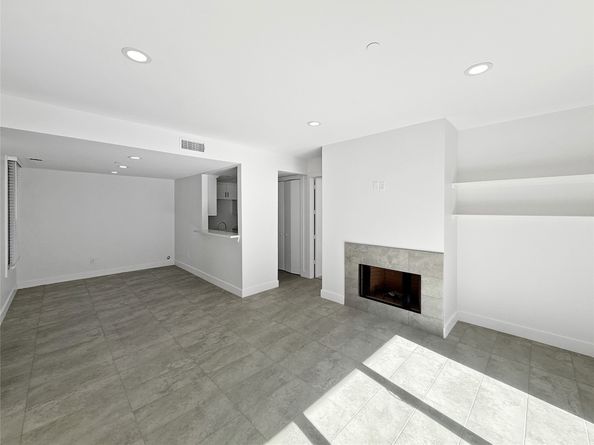 2829 Timmons Lane 209, Houston TX 77027