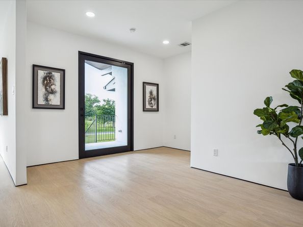 5115 S Braeswood Boulevard, Houston TX 77096