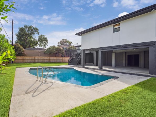 5115 S Braeswood Boulevard, Houston TX 77096