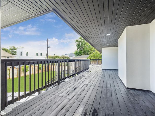5115 S Braeswood Boulevard, Houston TX 77096