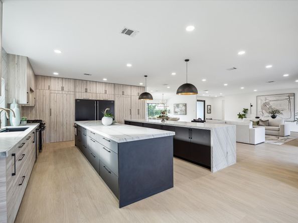 5115 S Braeswood Boulevard, Houston TX 77096
