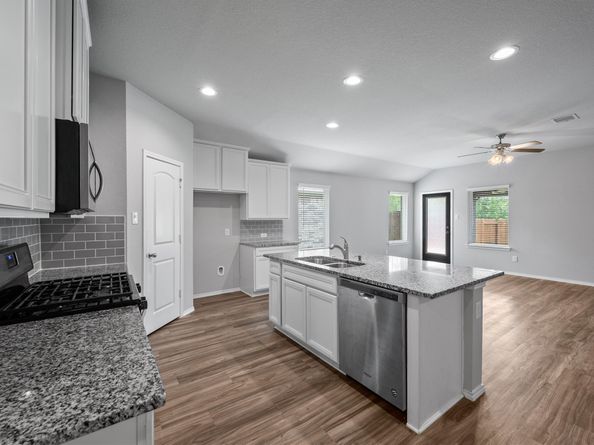 2231 Silver Dove Lane, Conroe TX 77301