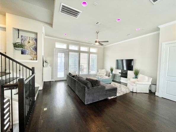 5813 Petty Street C, Houston TX 77007