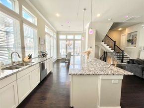 5813 Petty Street C, Houston TX 77007