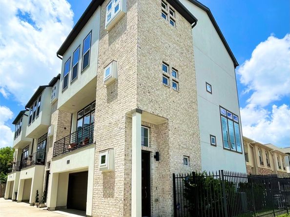 5813 Petty Street C, Houston TX 77007