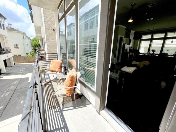 5813 Petty Street C, Houston TX 77007