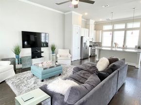 5813 Petty Street C, Houston TX 77007