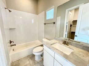 5813 Petty Street C, Houston TX 77007