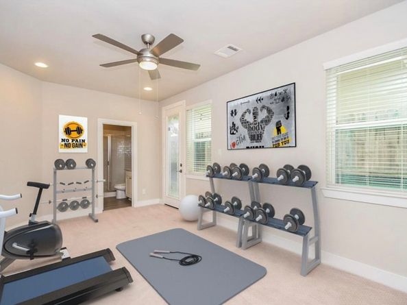 5813 Petty Street C, Houston TX 77007
