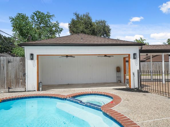 10031 Inwood Drive, Houston TX 77042