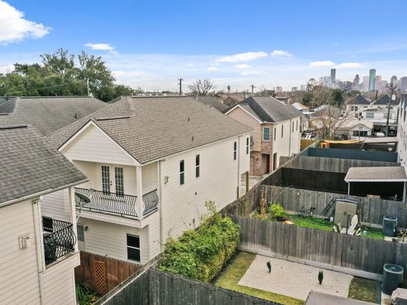 4609 Sharman Street, Houston TX 77009