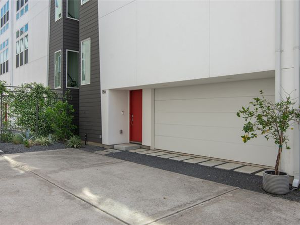 1155 W 18th Street, Houston TX 77008