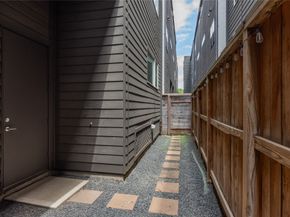 1155 W 18th Street, Houston TX 77008