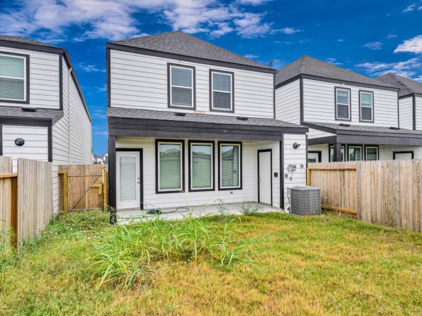 3002 Crown Gate Drive, Houston TX 77047