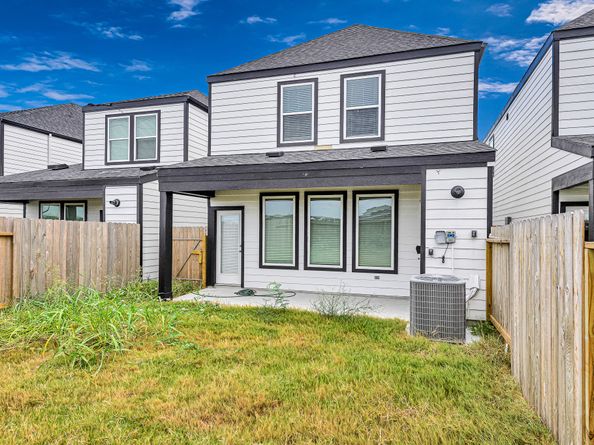 3002 Crown Gate Drive, Houston TX 77047