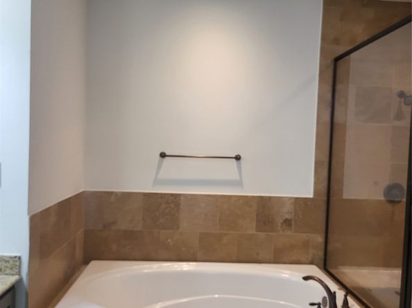 2423 Roufa Road, Houston TX 77003