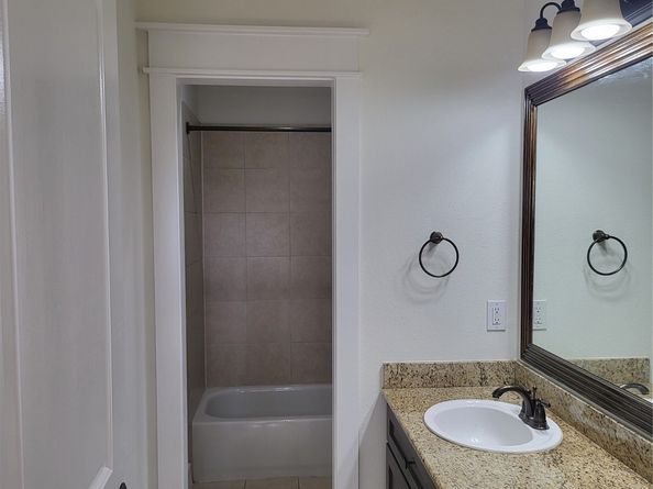 2423 Roufa Road, Houston TX 77003