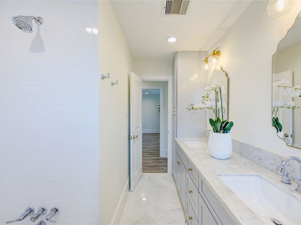 1311 Guese Road, Houston TX 77008