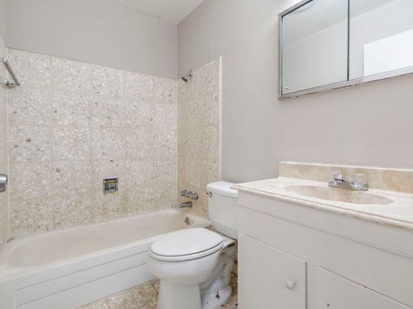 11607 Chimney Rock Road C, Houston TX 77035