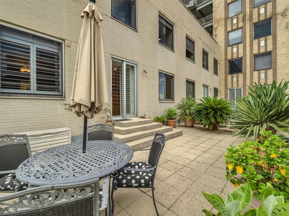 914 Main Street 1213, Houston TX 77002